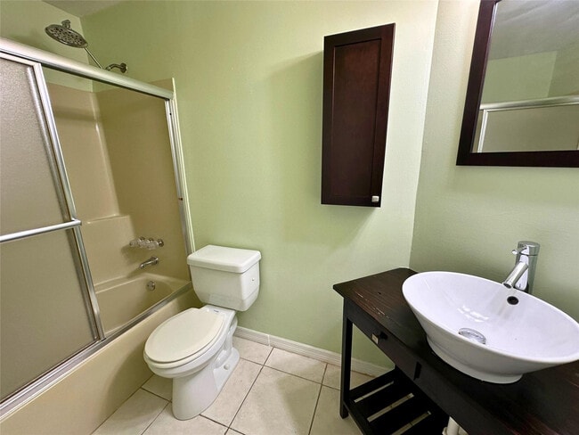 Building Photo - 2410 SW 87th Terrace