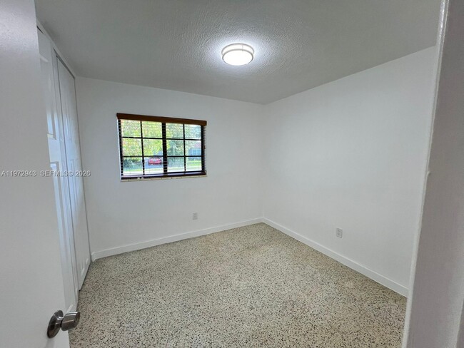 Building Photo - 11959 SW 39th Terrace