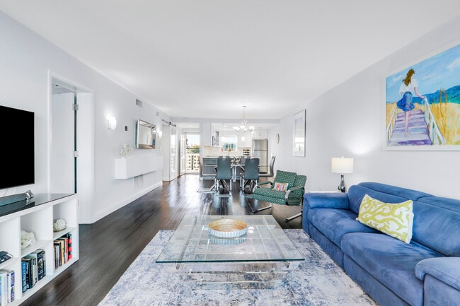 Building Photo - 52 Yacht Club Dr