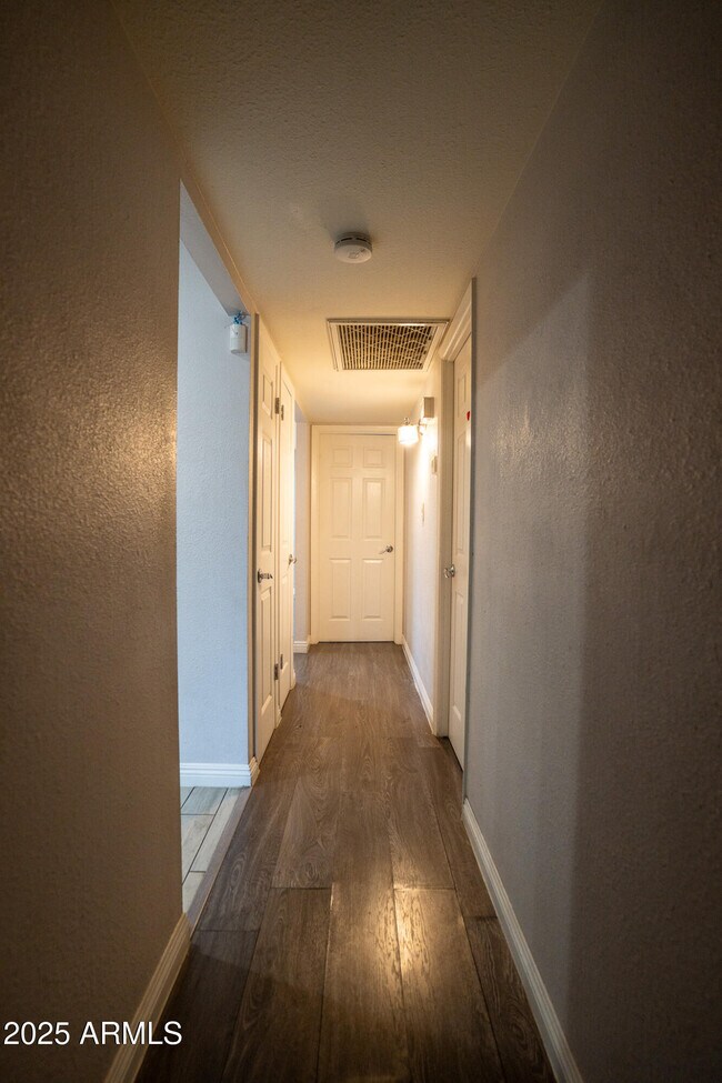 Building Photo - 3844 W Lupine Ave