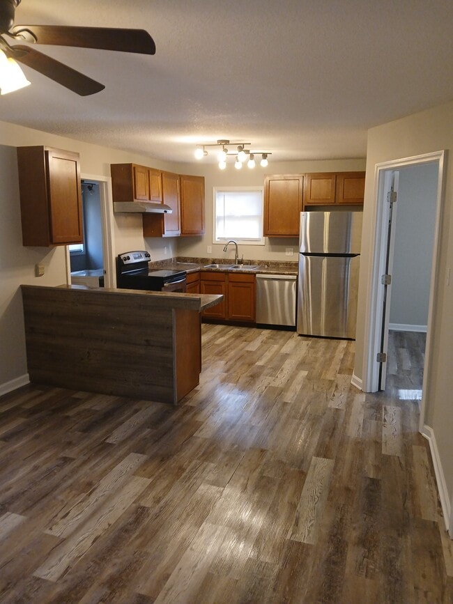 Building Photo - 405 High St