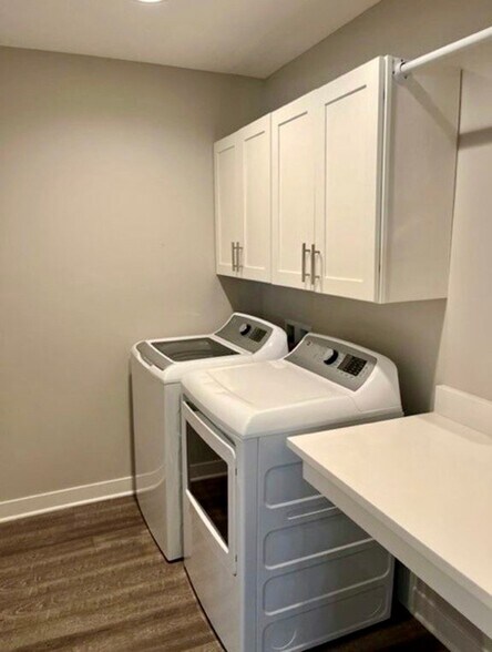 Building Photo - 6942 W 162nd Ct