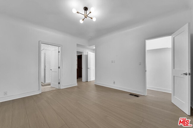 Building Photo - 918 N Genesee Ave