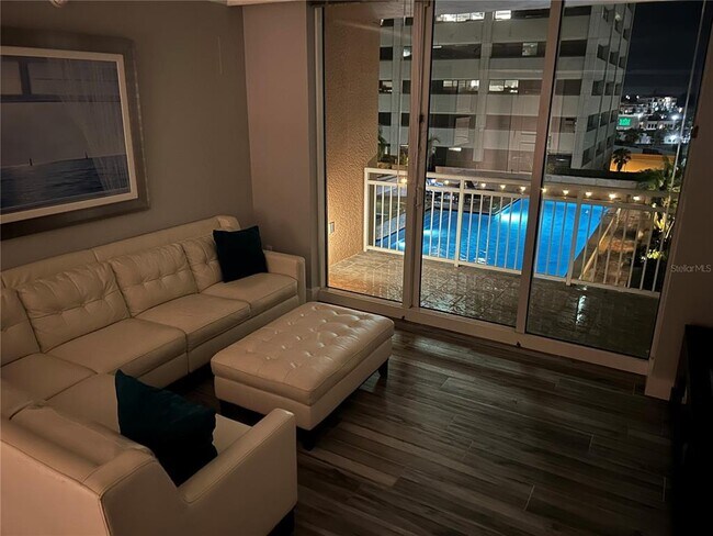 Building Photo - 1350 Main St