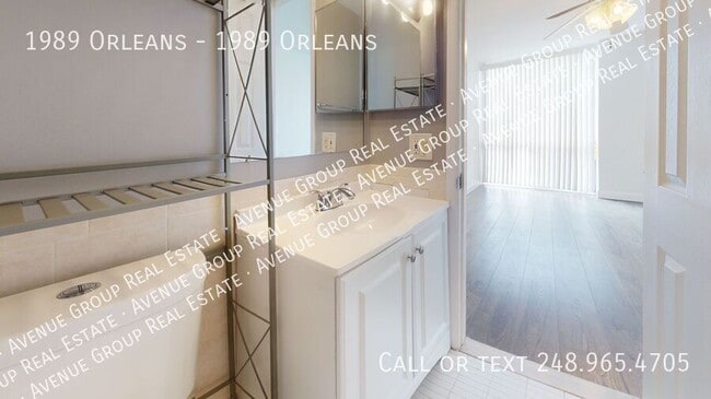 Building Photo - 1989 Orleans St