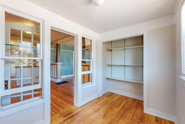 Building Photo - HISTORIC Edo BUNGALOW 2 Bedroom 1 Bath