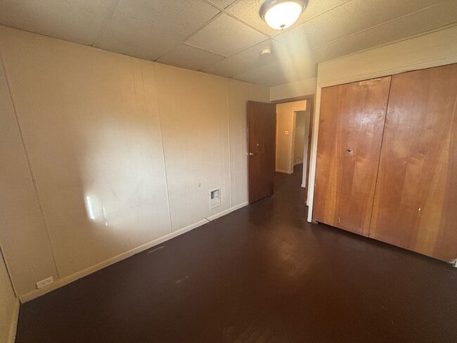 Building Photo - Sweet Single Story Swissvale Living!