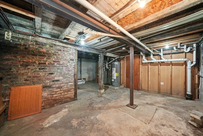 Building Photo - 6540 S Vernon Ave