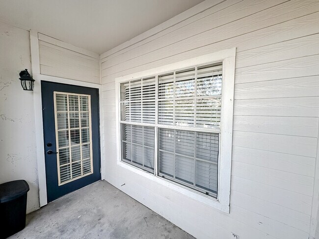 Building Photo - 6225 Saratoga Blvd