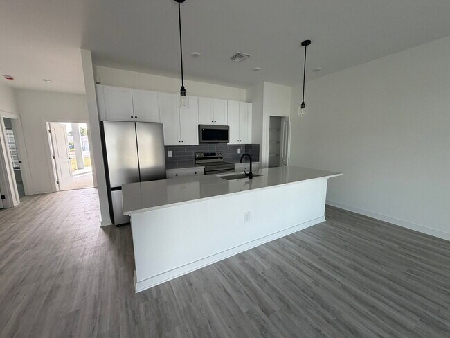 Building Photo - 4617-4619 27th Street Southwest