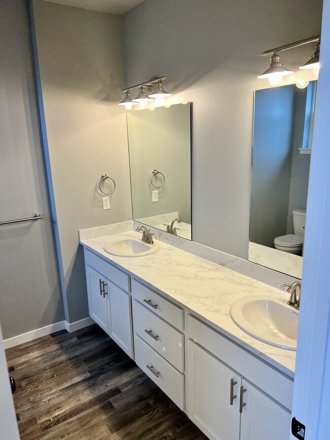 Building Photo - 1041 S Russell St