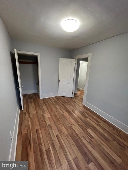 Building Photo - 2728 W Oakdale St