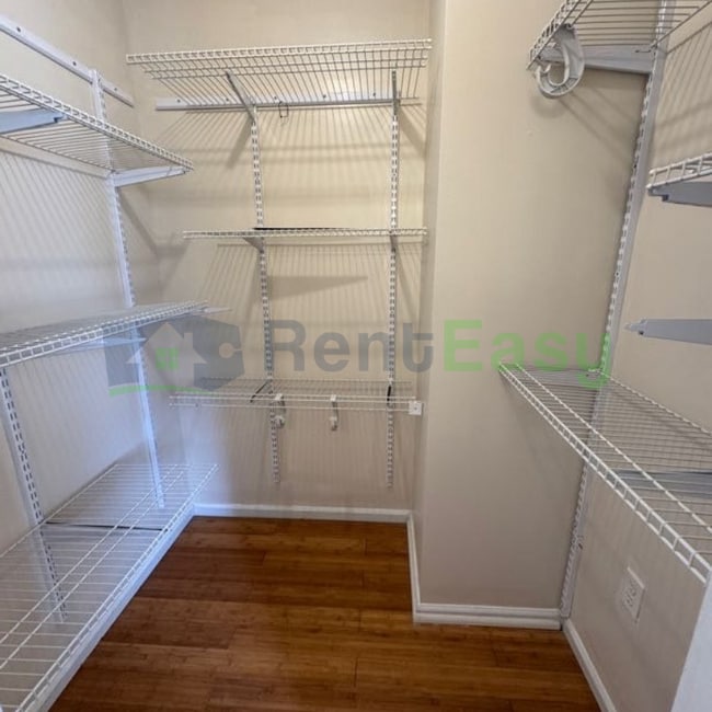 Building Photo - 1329 Millington Ct