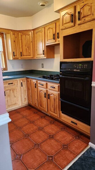 Building Photo - 1815 N 6th Ave