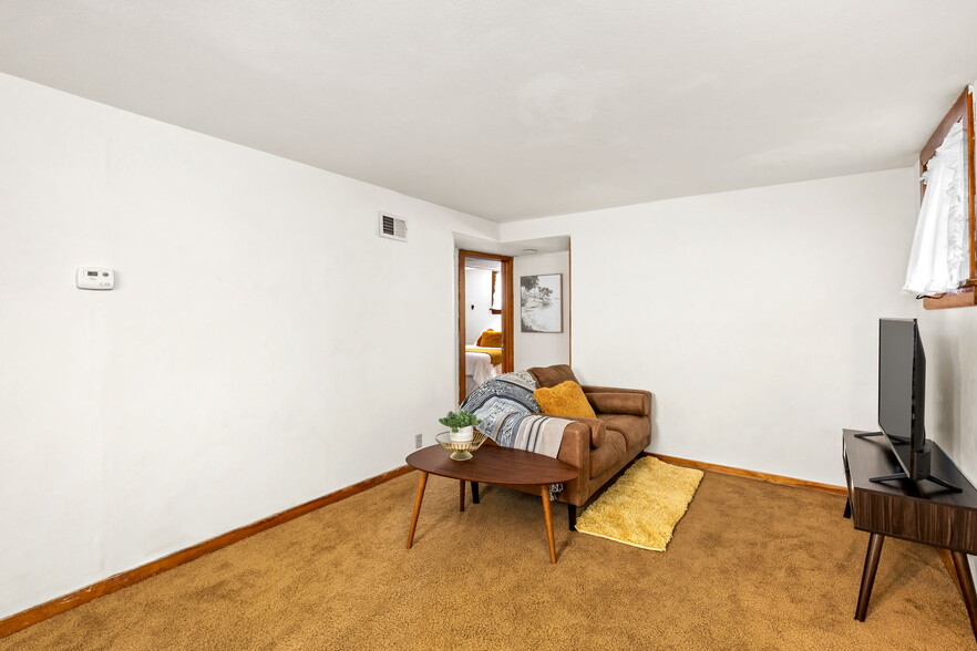 Building Photo - 1912 7th Ave S