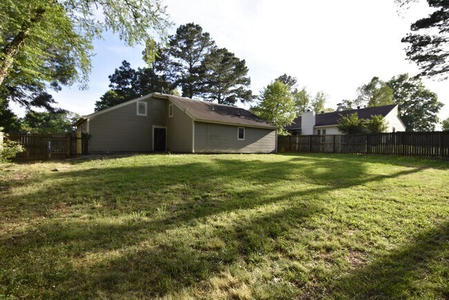Building Photo - Charming 3-Bedroom Home in Cordova-Comfort & Convenience!
