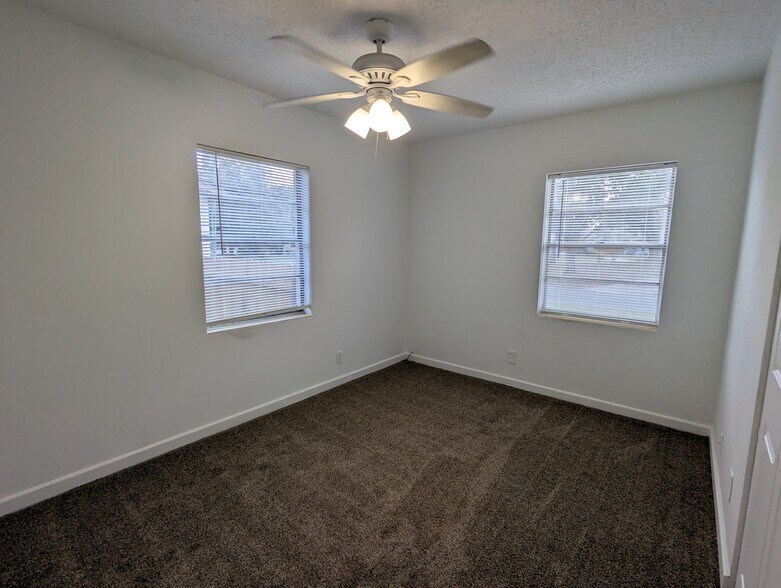 Building Photo - 2211 Tegner Dr