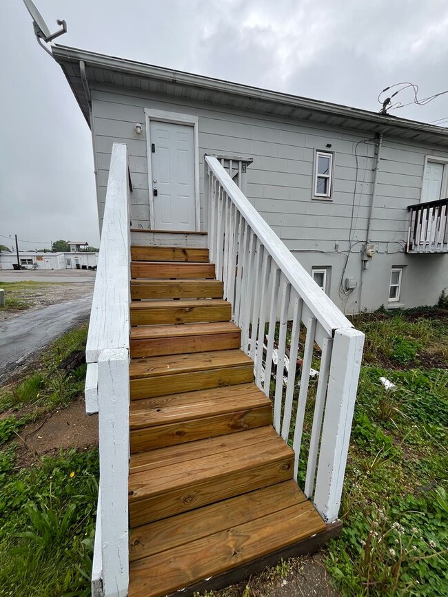 Primary Photo - 53 E Rosewood Dr