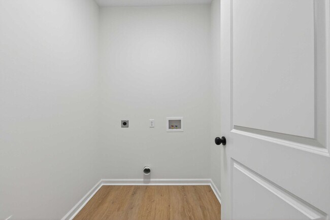 Building Photo - 2001-2003 Scotty Ct