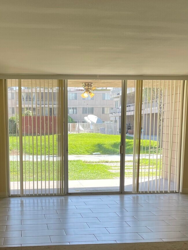Primary Photo - 6979 Palm Ct