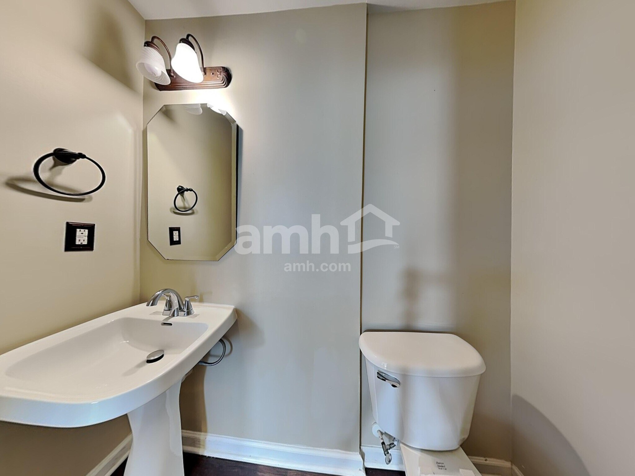 Building Photo - 7610 Rolling Meadows Ln