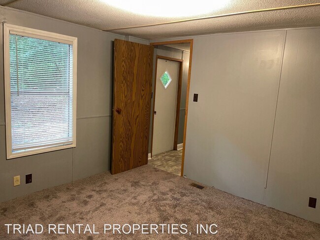 Building Photo - 2 br, 1 bath House - 6074 SUSAN DRIVE