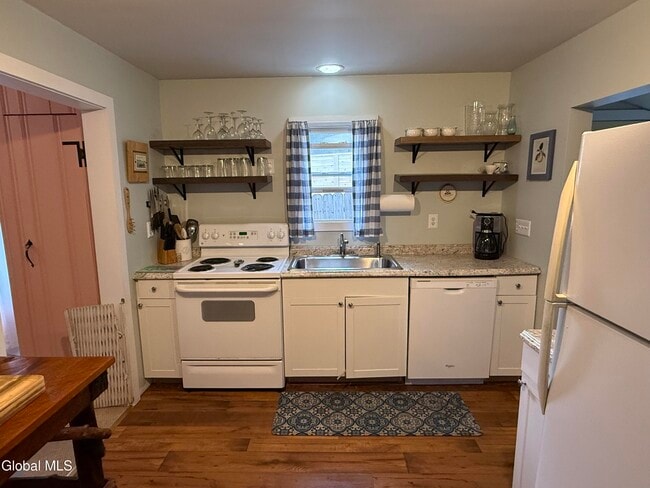 Building Photo - 3320 Travis Point Way