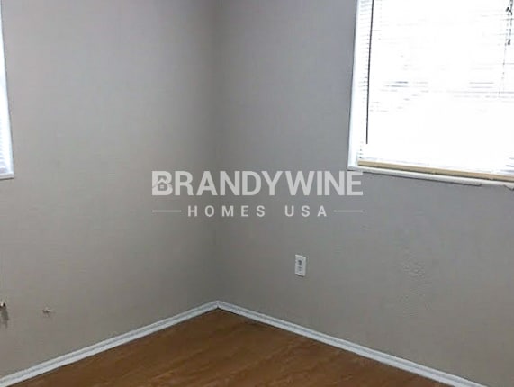 Building Photo - 10112 N Lantana Ave