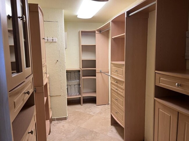 Building Photo - 3209 Crosswind Dr