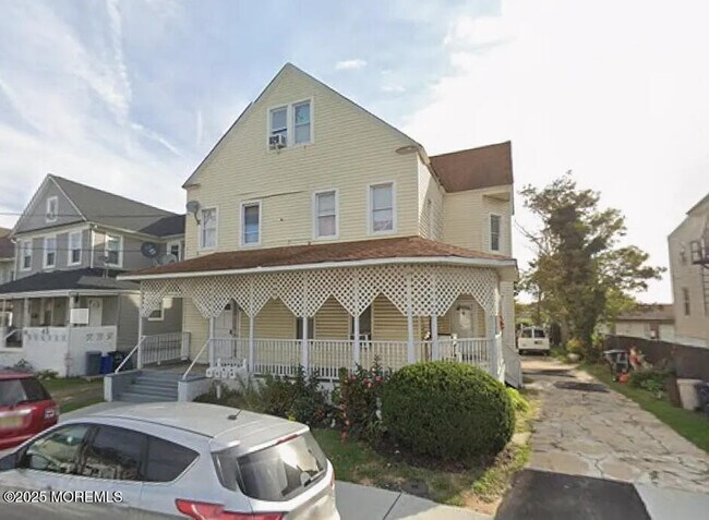 Building Photo - 49 2nd Ave