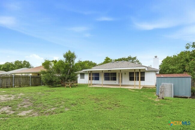 Building Photo - 1005 Rolling Ridge Dr
