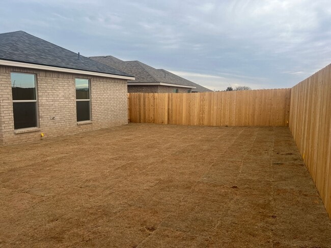 Building Photo - 3 bed 2 bath - Frenship ISD