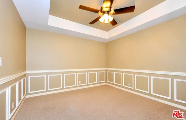 Building Photo - 2222 Beachwood Dr