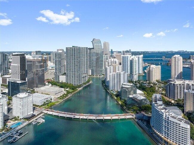 Building Photo - 300 Biscayne Blvd
