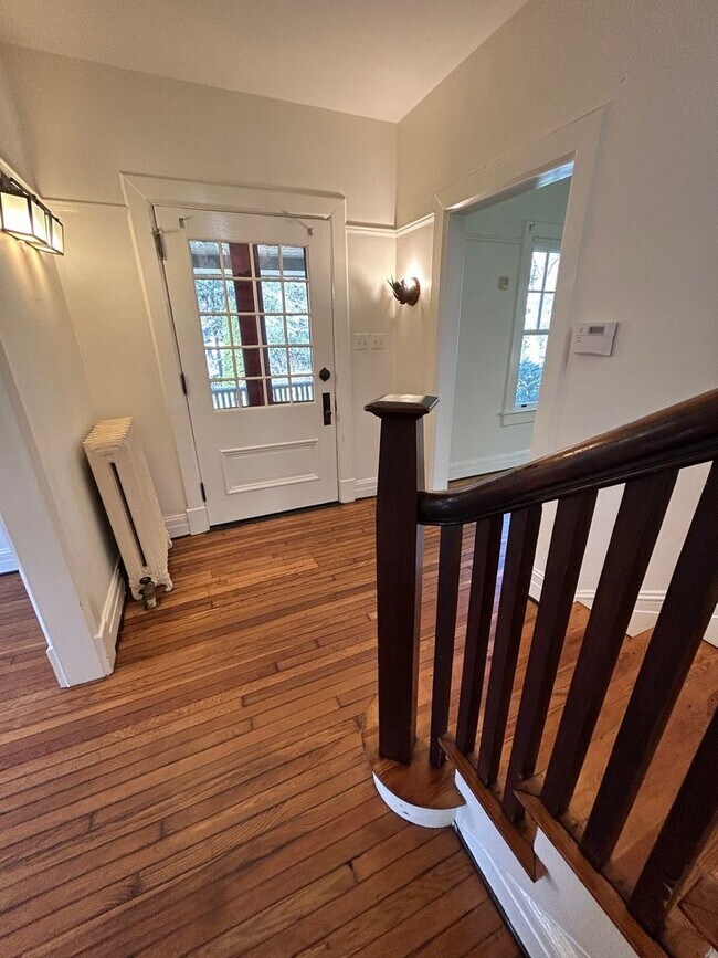 Building Photo - North AVL -  Renovated Arts & Crafts Cottage