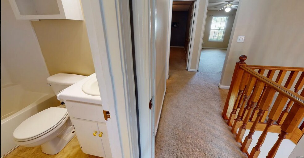 Building Photo - 166 Commons Dr