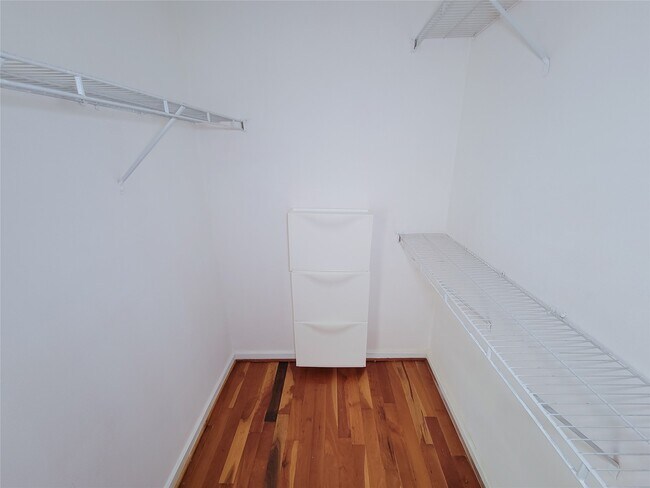 Building Photo - 2605 Calumet St