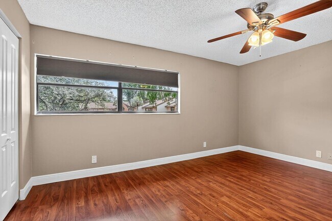 Building Photo - 3037 NW 48th Ave