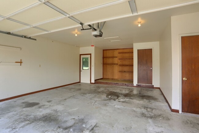 Building Photo - 4912 Follins Ct