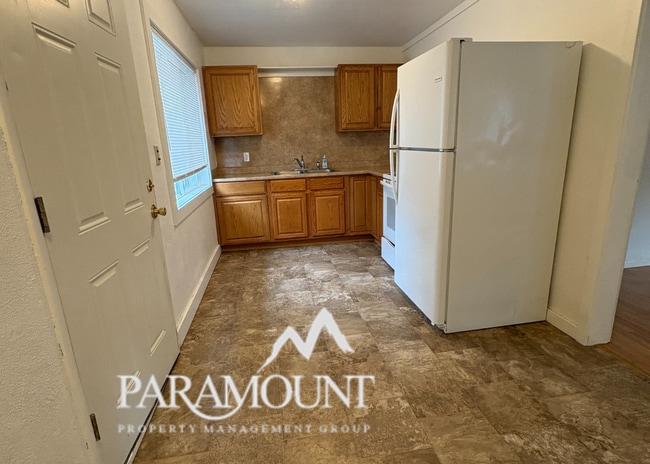 Building Photo - Great location, Great price!