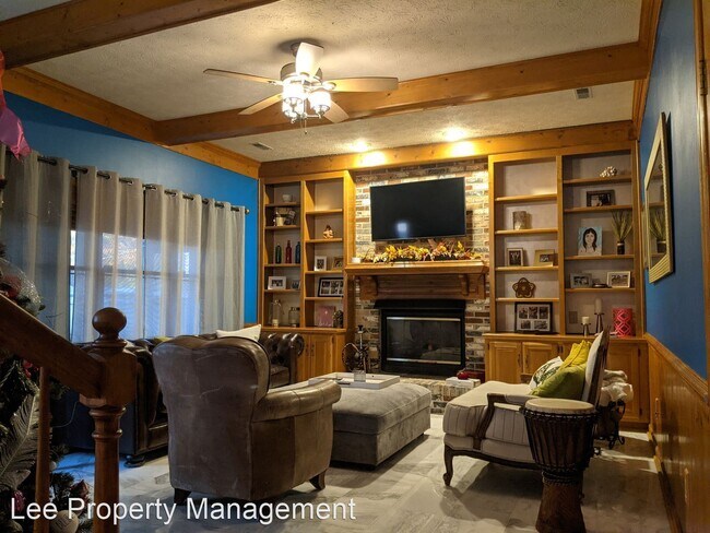 Building Photo - 4 br, 2.5 bath House - 124 Dunn Circle