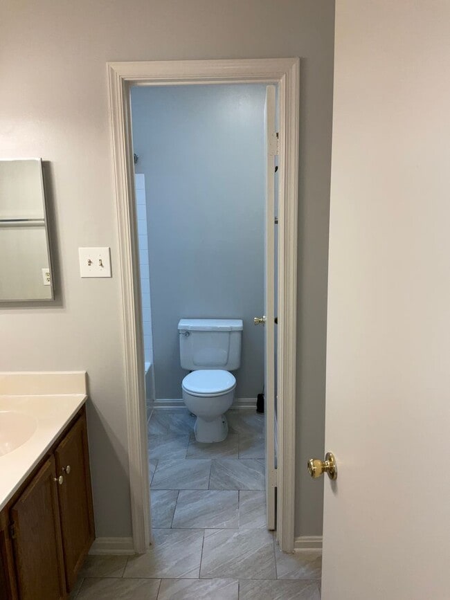 Building Photo - Very clean and well maintained 3BR 2.5BA single family home with large rear deck and 1 car garage