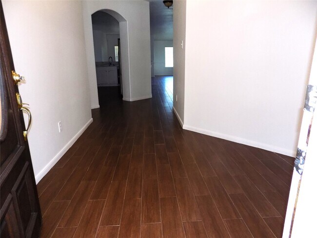 Building Photo - 1918 Appleton Dr