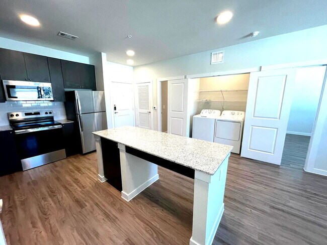 Building Photo - 5901 Co Rd 277