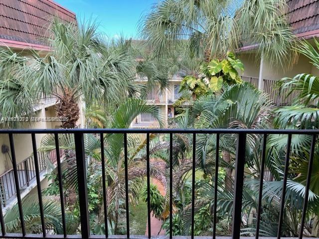 Building Photo - 11905 NE 2nd Ave