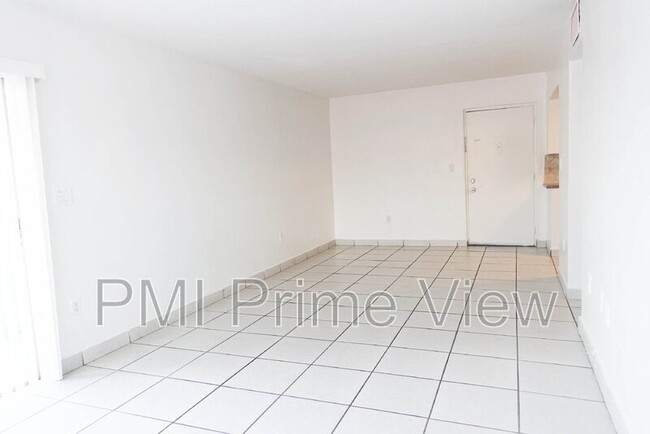 Building Photo - 495 NW 72nd Ave