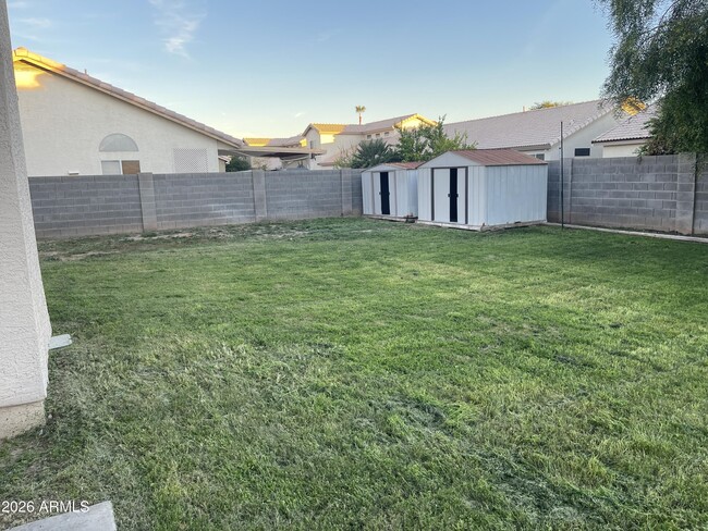 Building Photo - 1691 E Park Ave