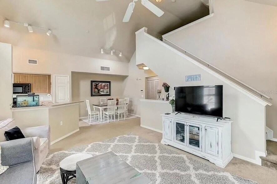 Building Photo - 5541 Rosehill Rd