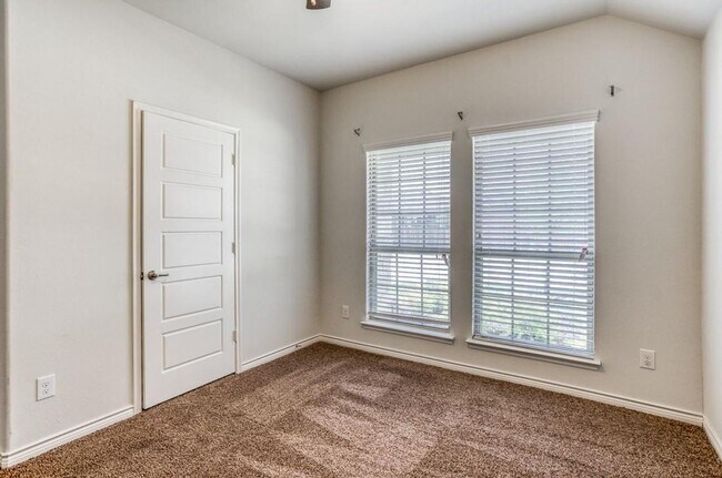 Building Photo - 3204 Brazos Dr E