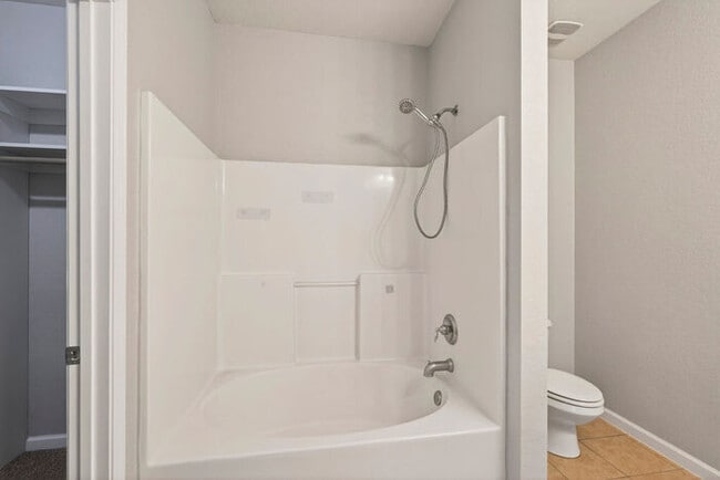 Building Photo - 10277 English Manor Dr